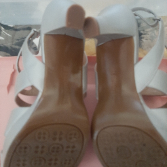 Shoes - Picture 5 of 5